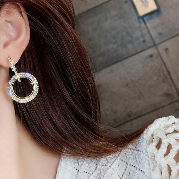 Elegant Crystal Hoop Earrings - Picture 2 of 2